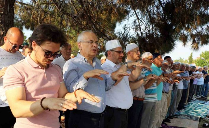 Yangınların devam ettiği Karabük’te yağmur duası yapıldı