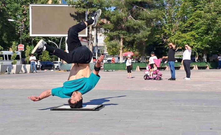 Yaptığı dansla adını rekorlar kitabına yazdırmayı hedefliyor