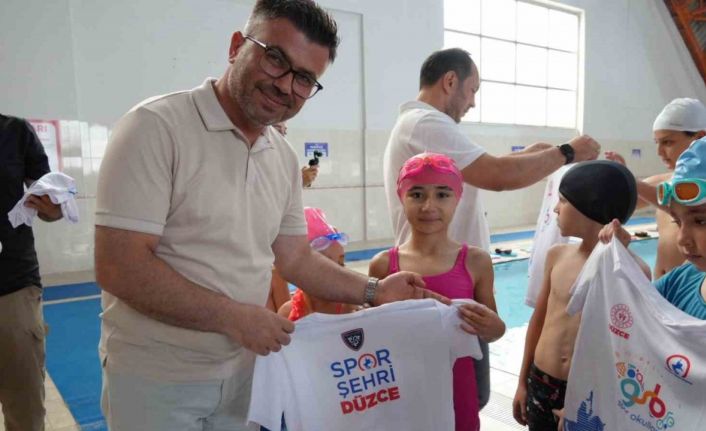Yaz Spor Okulları Sporcularına Hediye