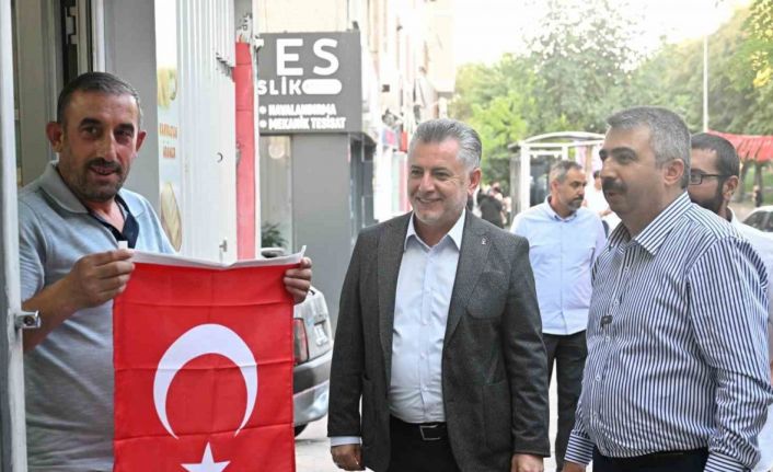 Yıldırım al bayraklarla donatıldı