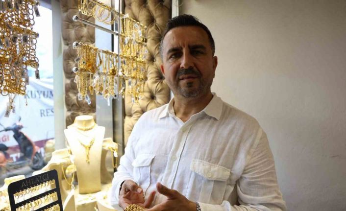 Yılların sarrafından yeni evlenecek çiftlere altın değerinde burma bilezikten vazgeçmeyin tavsiyesi