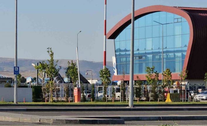 Yolcu uçağında uyuşturucu operasyonu: 1 gözaltı