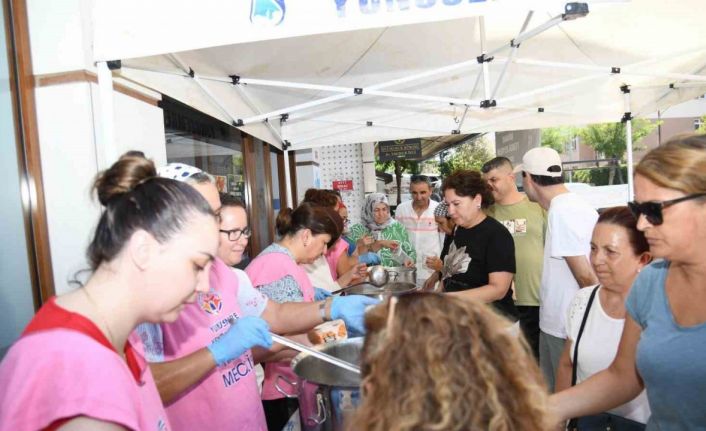 Yunusemre Kent Konseyinden aşure hayrı