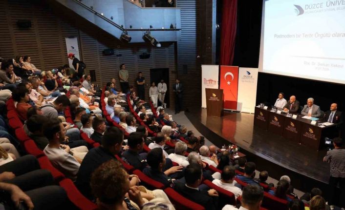 "Zaferin Adı Türkiye" programı yoğun katılımla gerçekleştirildi