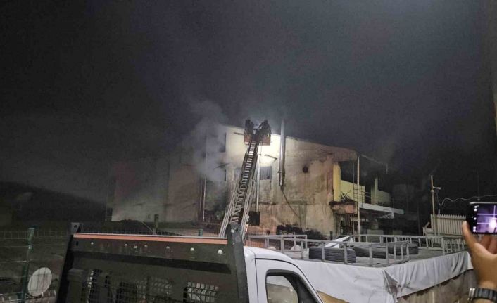 Zeytinburnu’nda atölye alevlere teslim oldu