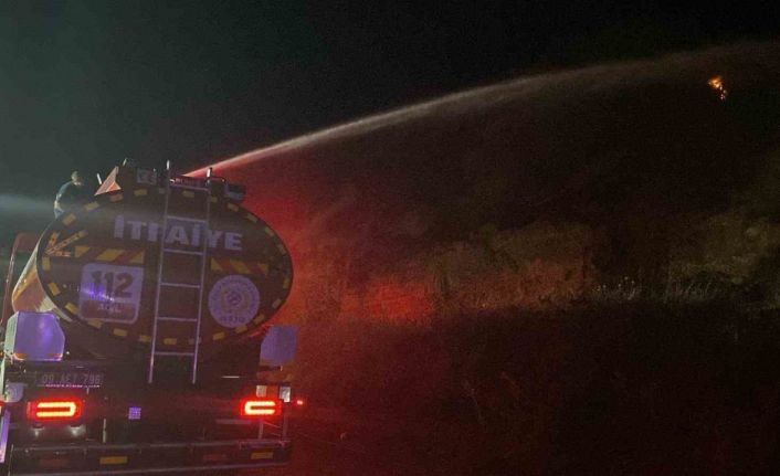 Zeytinlik alanda çıkan yangın ekiplerin erken müdahalesi ile büyümeden söndürüldü