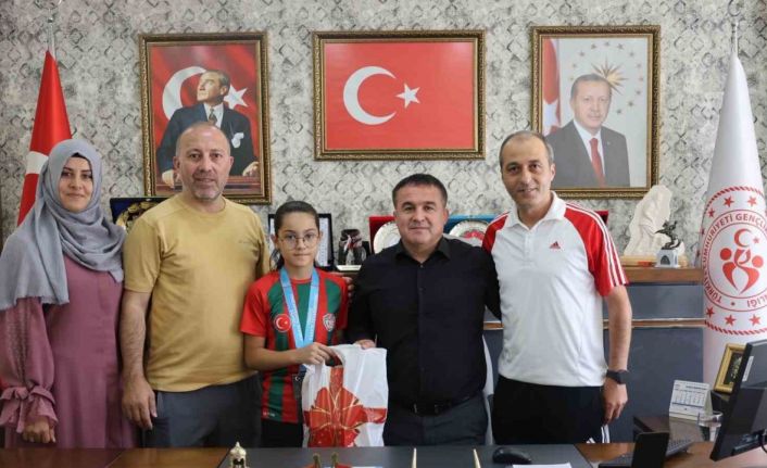 Zümra Ağdağ’dan Türkiye ikincisi oldu