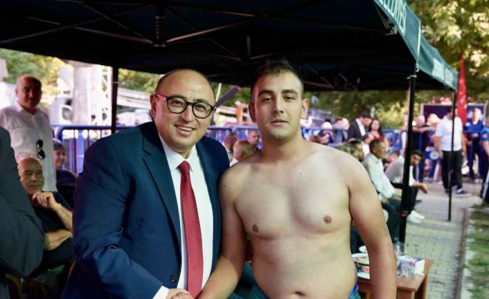 250’den fazla pehlivan katıldı: Yörüklerin güreşi renkli geçti