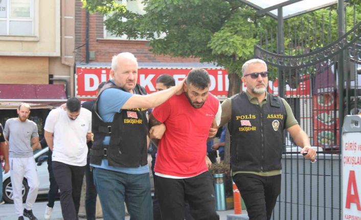 2 kişinin öldüğü, 1 kişinin ağır yaralandığı kavgada 4 tutuklama