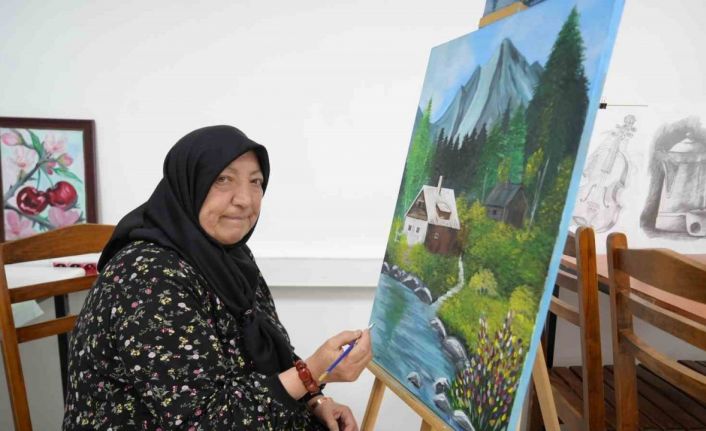 65 yaşında resim yeteneğini keşfetti