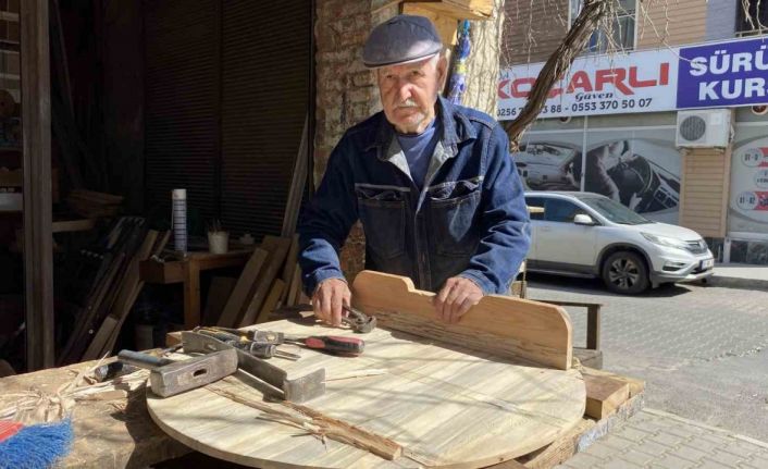 75 yaşındaki marangoz ustası Şentürk: "Eti senin kemiği benim dönemi bitti"