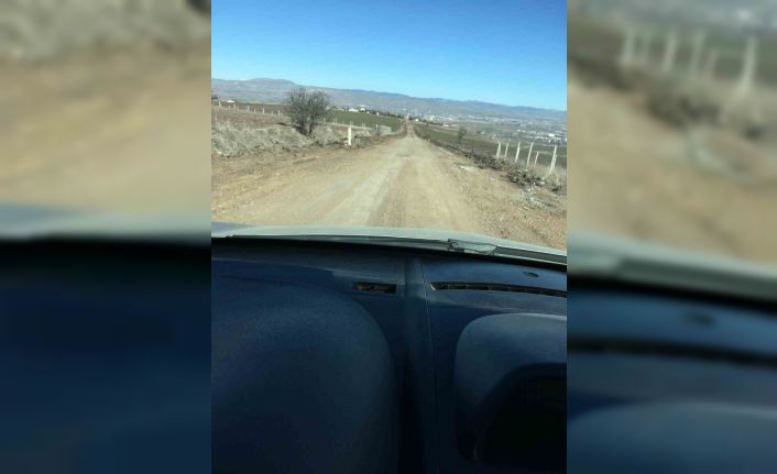 ABB tarafından 7 ay önce kazılan yol yapılmayı bekliyor