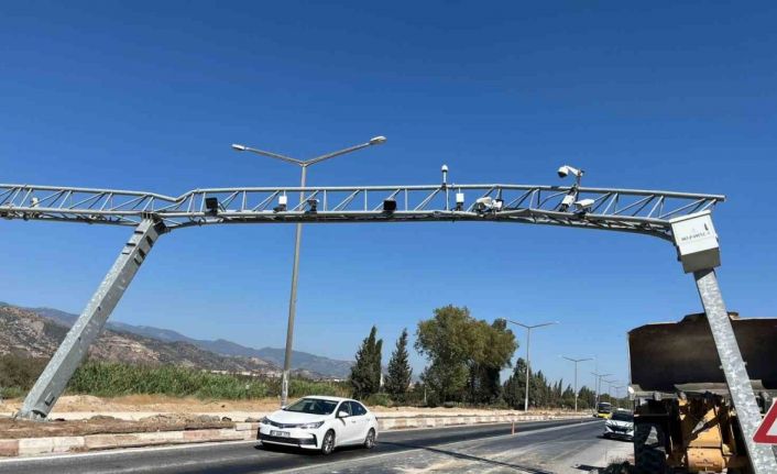 Açık unutulan damper, PTS direğine çarptı