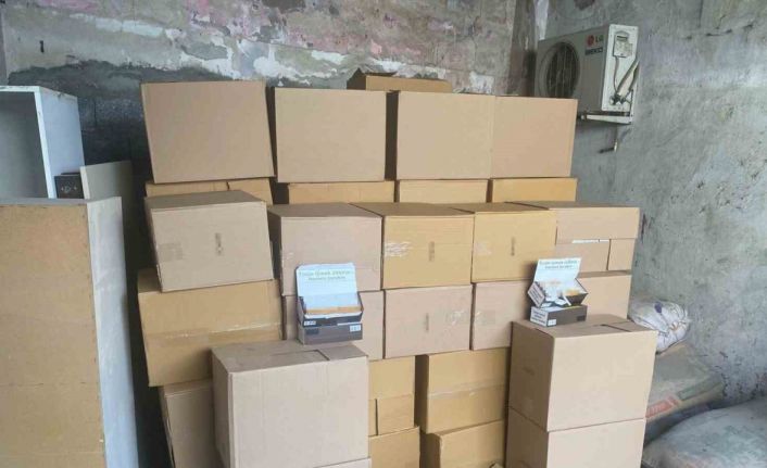 Adana’da 2 milyon 800 bin adet gümrük kaçağı makaron ele geçirildi