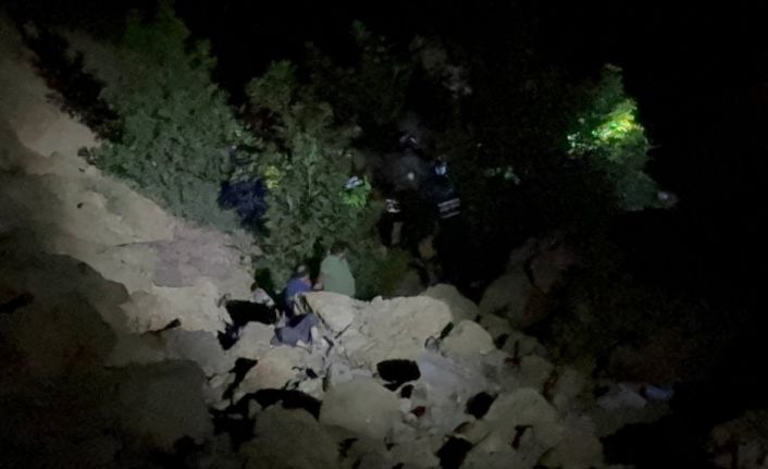 Adana’da otomobil uçuruma yuvarlandı: 5 ölü