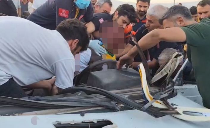 Adıyaman’da otomobil takla attı: 1’i ağır 4 yaralı