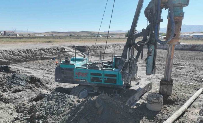 Ağrı İl Özel İdaresinin yeni hizmet binası için çalışmalar başladı