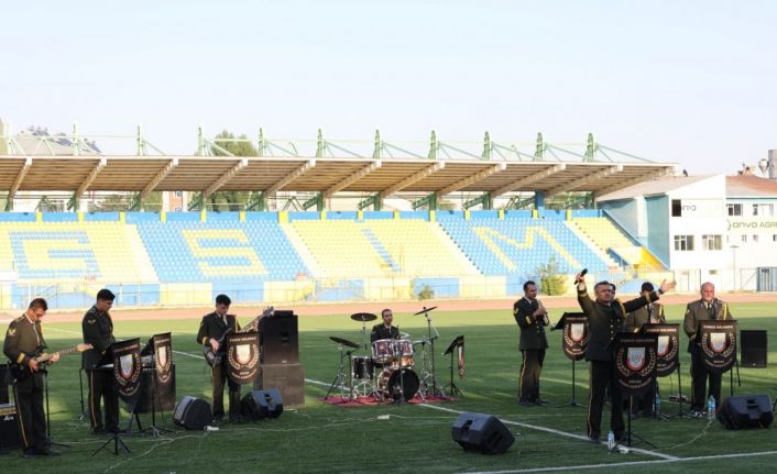 Ağrı’da 30 Ağustos etkinliklerine bando konseri renk kattı