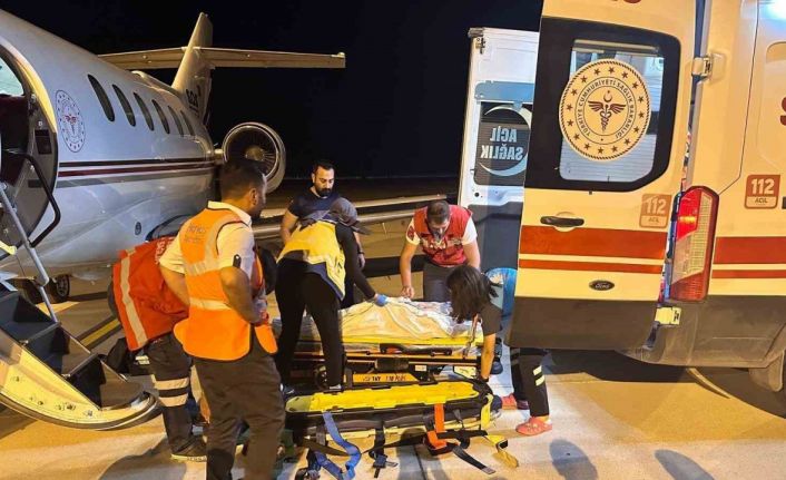 Ağrı’da kazada yaralanan çocuk ambulans uçakla Ankara’ya sevk edildi