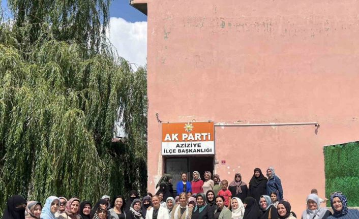 AK Parti Aziziye ilçe kadın kolları teşkilat toplantısı yapıldı