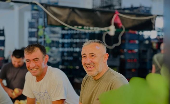 AK Parti Bilecik İl Başkanı Yıldırım, pazar yerinde vatandaşlarla buluştu