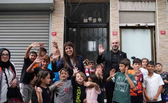 AK Parti İstanbul Milletvekili Derya Ayaydın Fatih’te vatandaşlarla buluştu