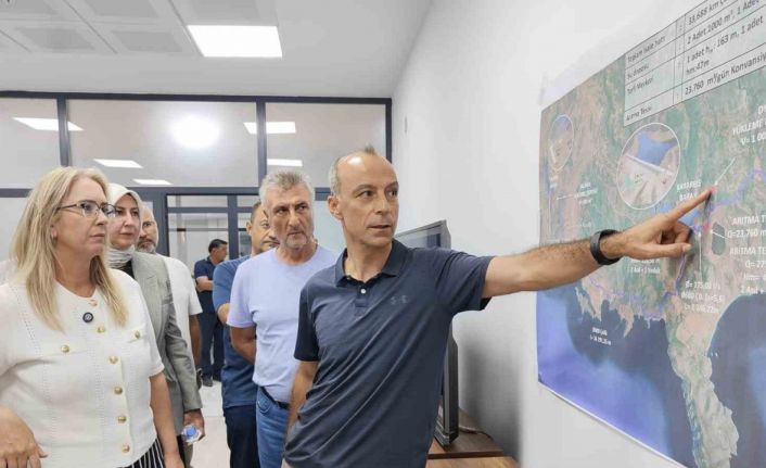 AK Partili Çankırı Karareis Barajı’nı inceledi: "1989 İstanbul’undaki manzaranın aynısı 2025 yılında İzmir’de yaşanıyor"
