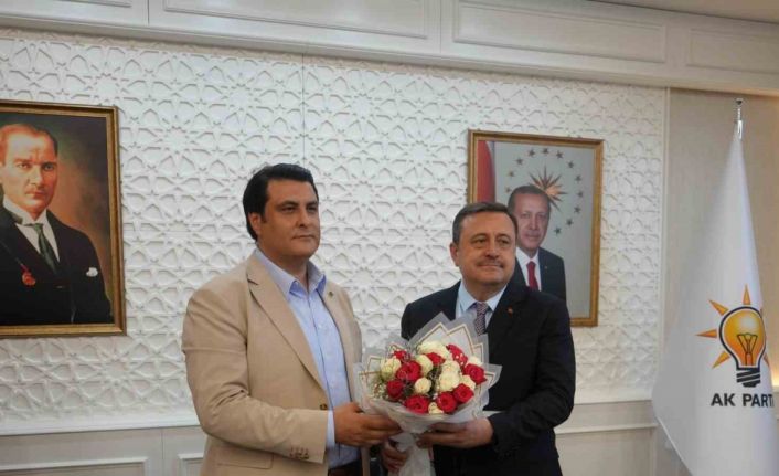 AK Parti’ye geçen Umut Yılmaz Gaziantep’te coşkuyla karşılandı