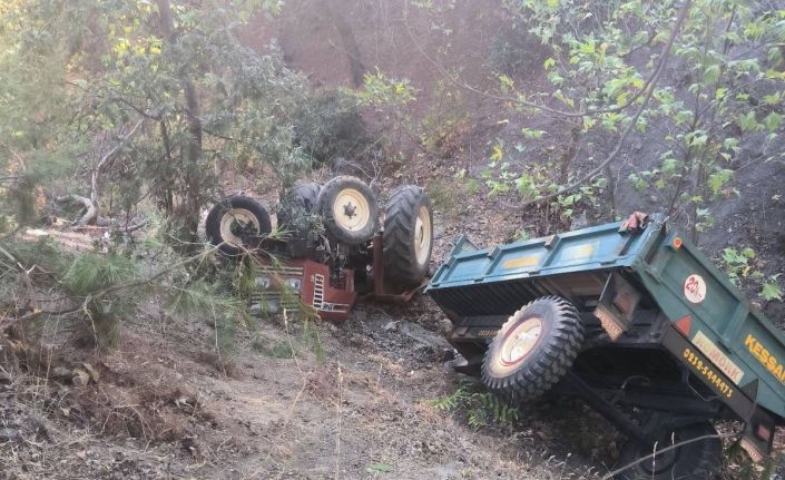 Akhisar’da traktör kazası: Dede hayatını kaybetti, torunu ağır yaralandı