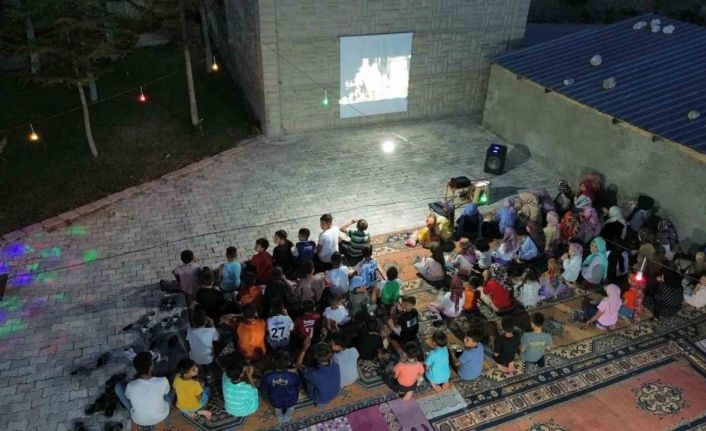 Aksaray’da yaz Kuran kursu öğrencilerine açık hava sineması etkinliği