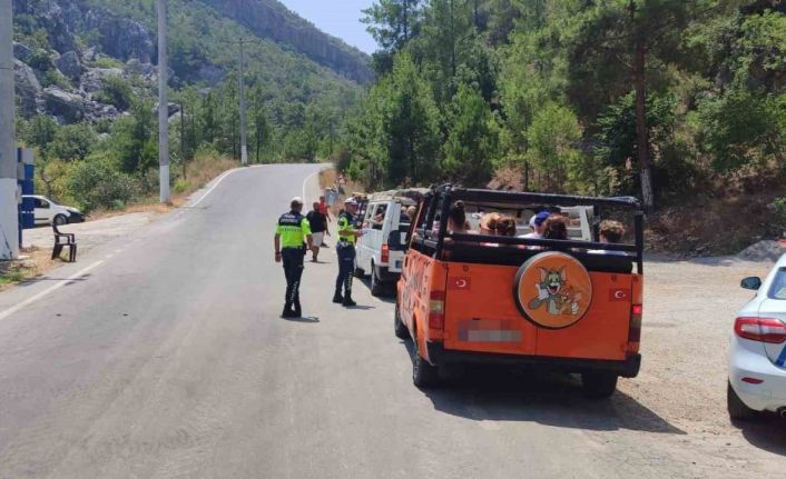 Alanya’da safari araçlarına yönelik denetimlerde 19 araca ceza kesildi