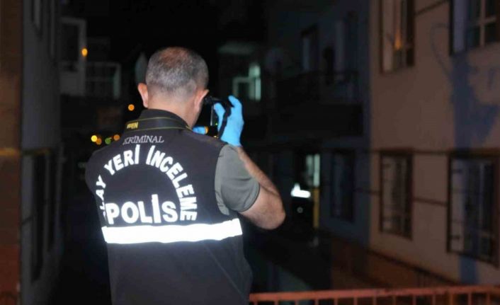 Alkollü gencin öfkesi kanlı bitti: Babasını darp edip kendini yaraladı