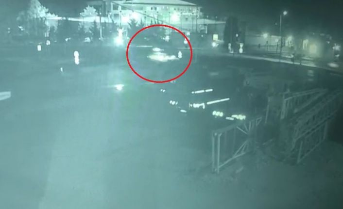 Alkollü sürücünün 2 kız kardeşi hayattan kopardığı kaza anı kamerada