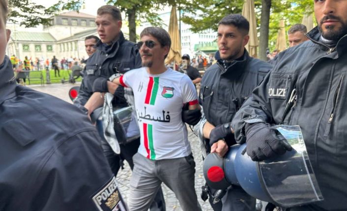 Almanya’da "Filistin ile dayanışma" gösterileri sürüyor