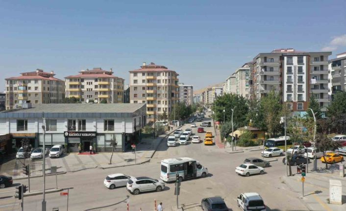 Altaylı ve Oğuz caddeleri yeniliyor