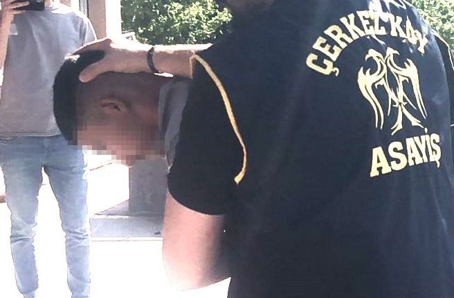 Amerikan tıraşı ile kamufle olan gasp şüphelisi adliyeye sevk edildi