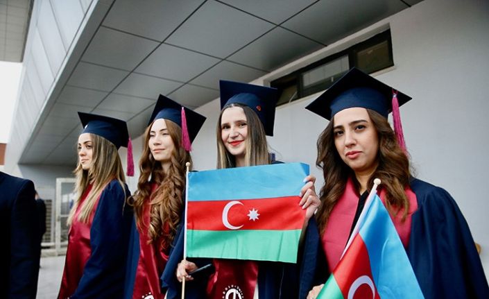 Anadolu Üniversitesi Bakü’de mezuniyet töreni düzenleyecek