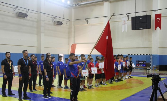 Anadolu Yıldızlar Ligi Türkiye Güreş Şampiyonası Kula’da başladı