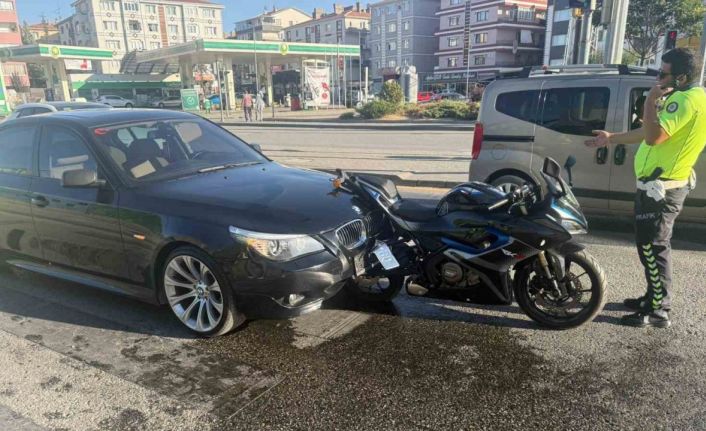 Ankara’da aynı noktada peş peşe trafik kazası meydana geldi