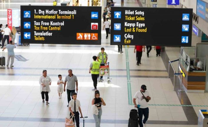 Antalya turizmde rekor tazeledi