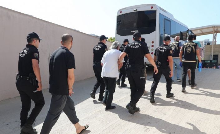 Antalya’da eş zamanlı operasyonda 171 aranan şahıs yakalandı