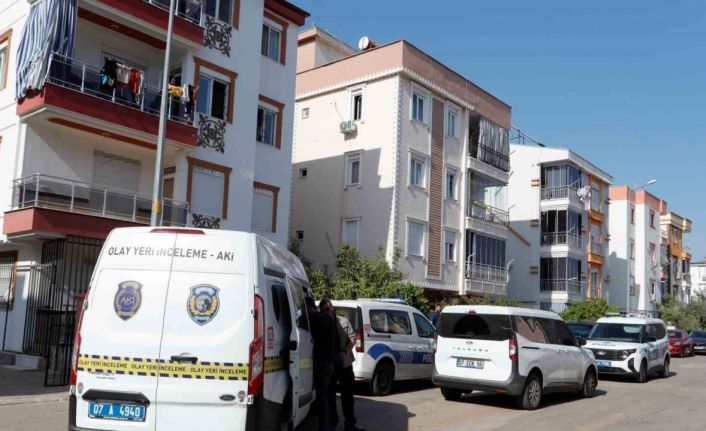 Antalya’da eski eş dehşet saçtı: 1’i ağır 2 yaralı