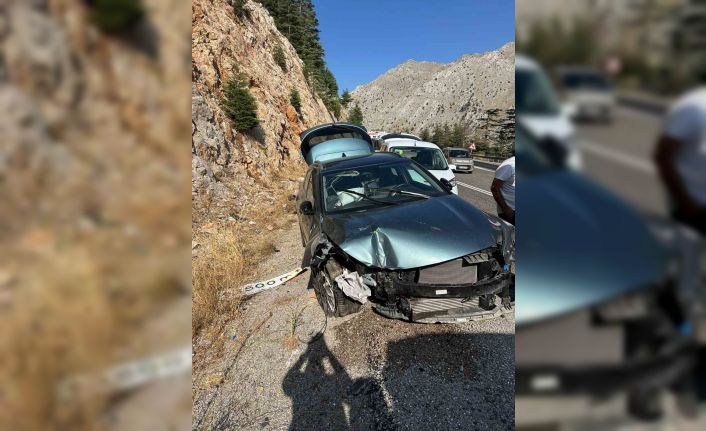 Antalya’da trafik kazası; 5 yaralı