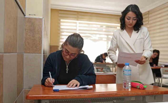 Antalya’da ücretsiz YKS hazırlık kursu kayıtları başladı