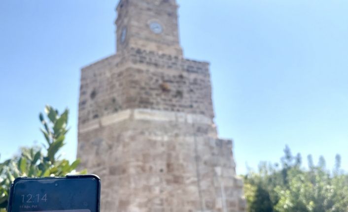 Antalya’nın simgesi Saat Kulesi’nin saati aylardır doğru zamanı göstermiyor
