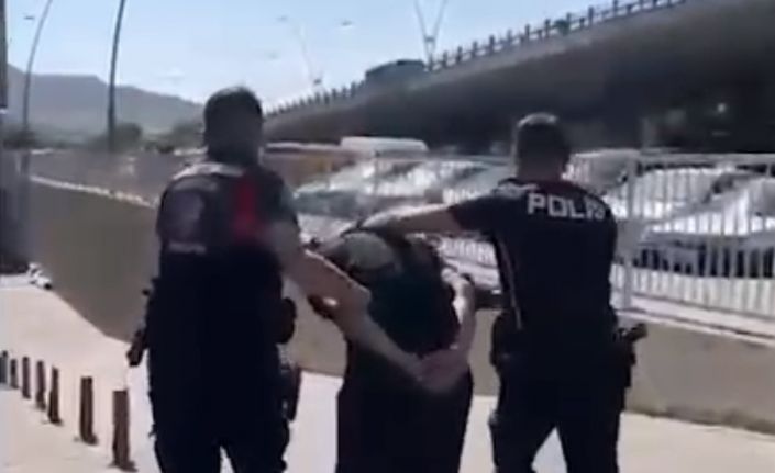 Aranan şahıs uyuşturucuyla yakalandı