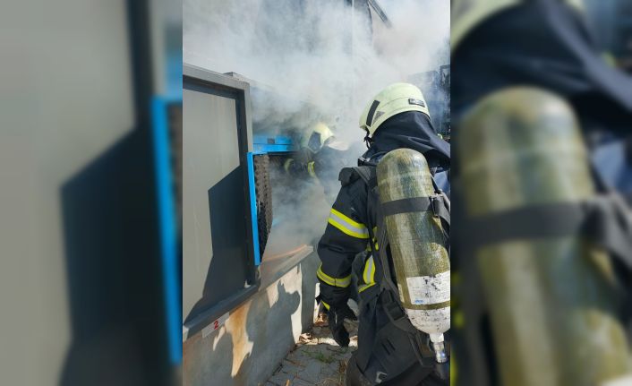 Arızalanan jeneratördeı çıkan duman itfaiyeyi alarma geçirdi