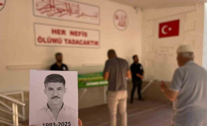 Arkadaşı tarafından tüfekle vurulan 32 yaşındaki adam son yolculuğuna uğurlandı