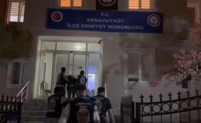 Arnavutköy’de düğün konvoyunda havaya ateş açan şüpheliler yakalandı