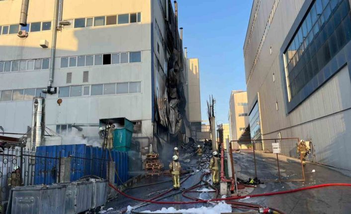 Arnavutköy’deki fabrika yangını kontrol altına alındı